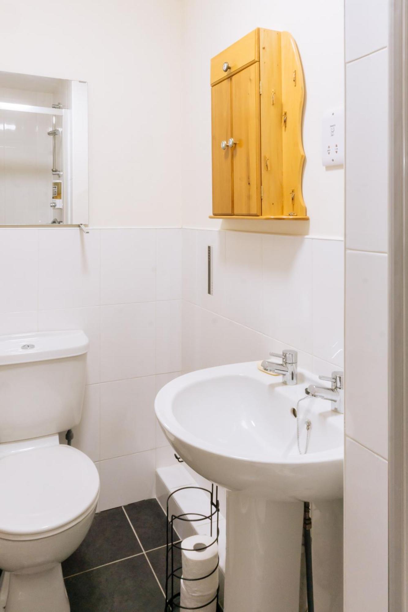 Stylish 3 Bedroom Apartment Near Hollyrood Park เอดินบะระ ภายนอก รูปภาพ
