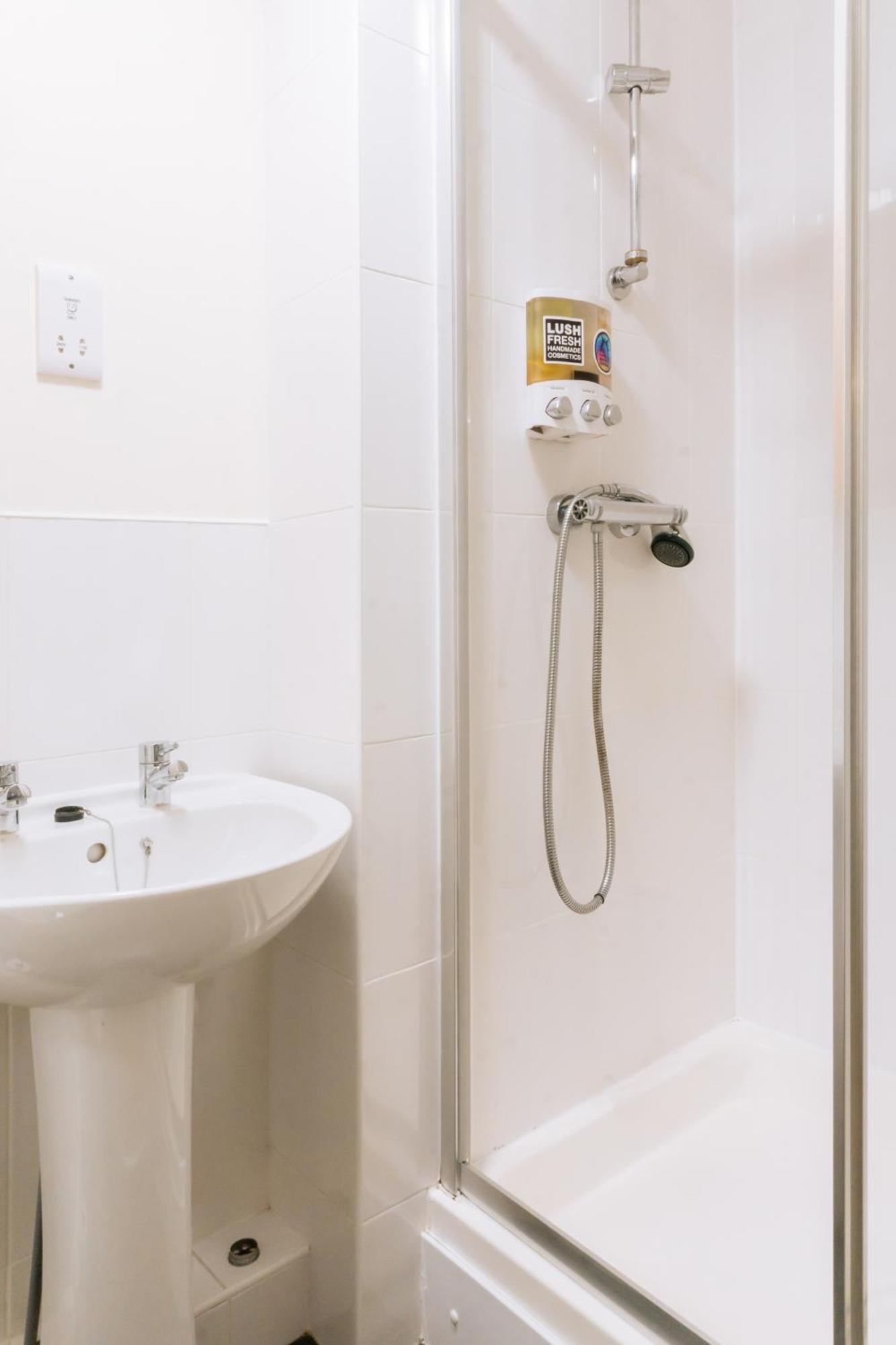 Stylish 3 Bedroom Apartment Near Hollyrood Park เอดินบะระ ภายนอก รูปภาพ