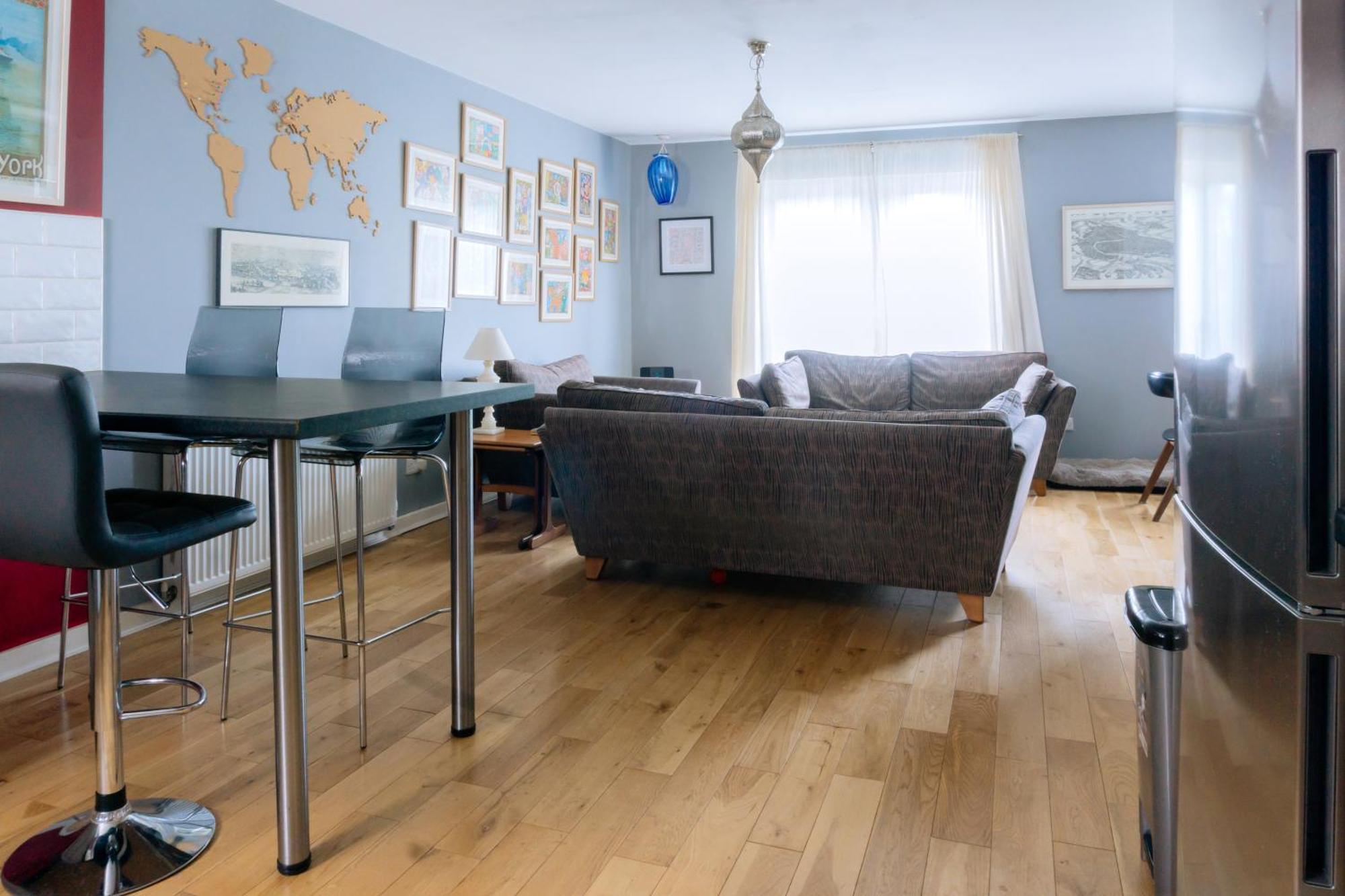 Stylish 3 Bedroom Apartment Near Hollyrood Park เอดินบะระ ภายนอก รูปภาพ